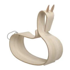 Fritz Hansen Lastenhuoneen Sisustus|Lastenhuoneen Sisustus^Rocking Horse keinuhevonen, Saarni lakattu